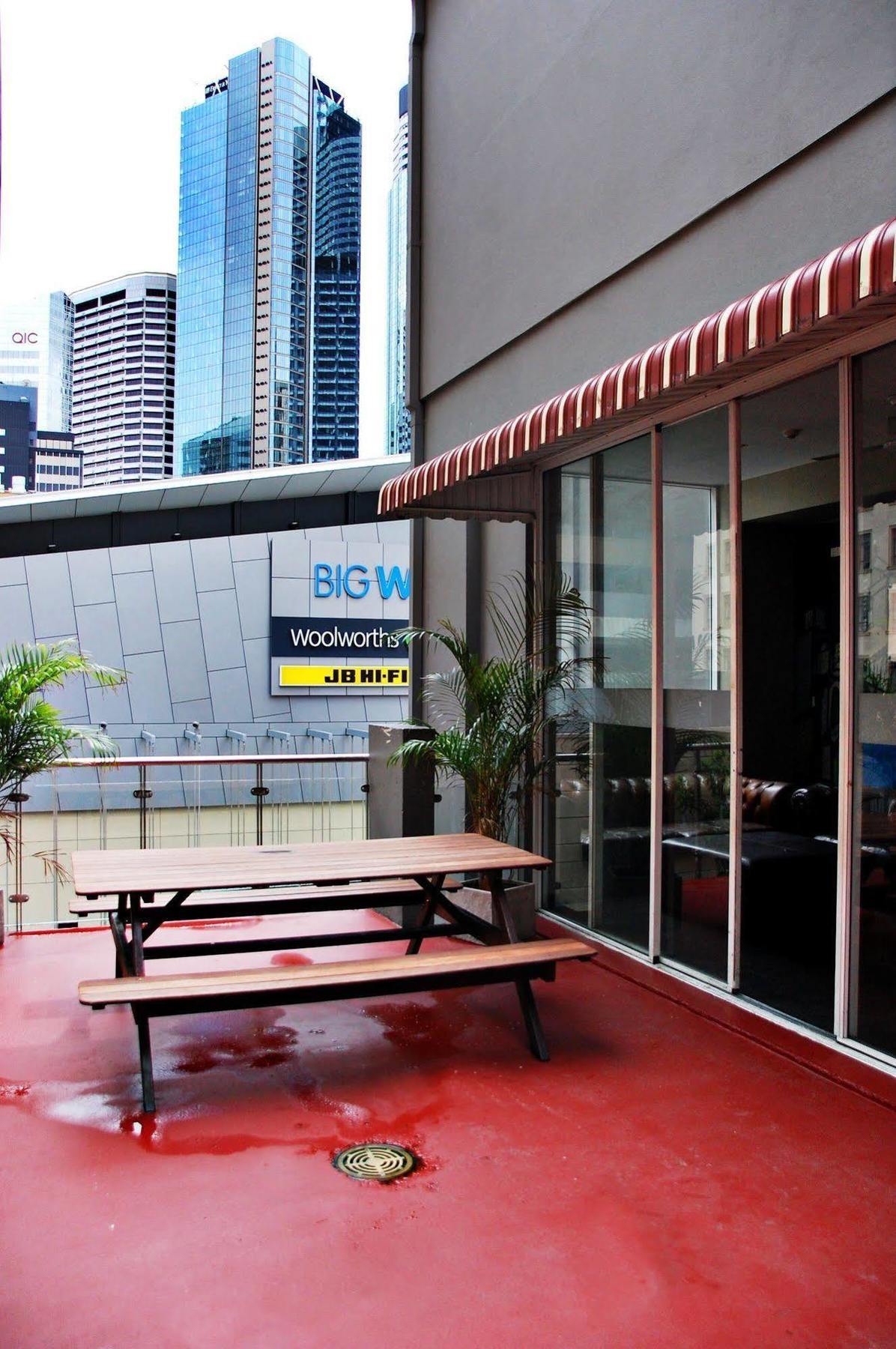 Hostel Base Brisbane Embassy Exterior foto